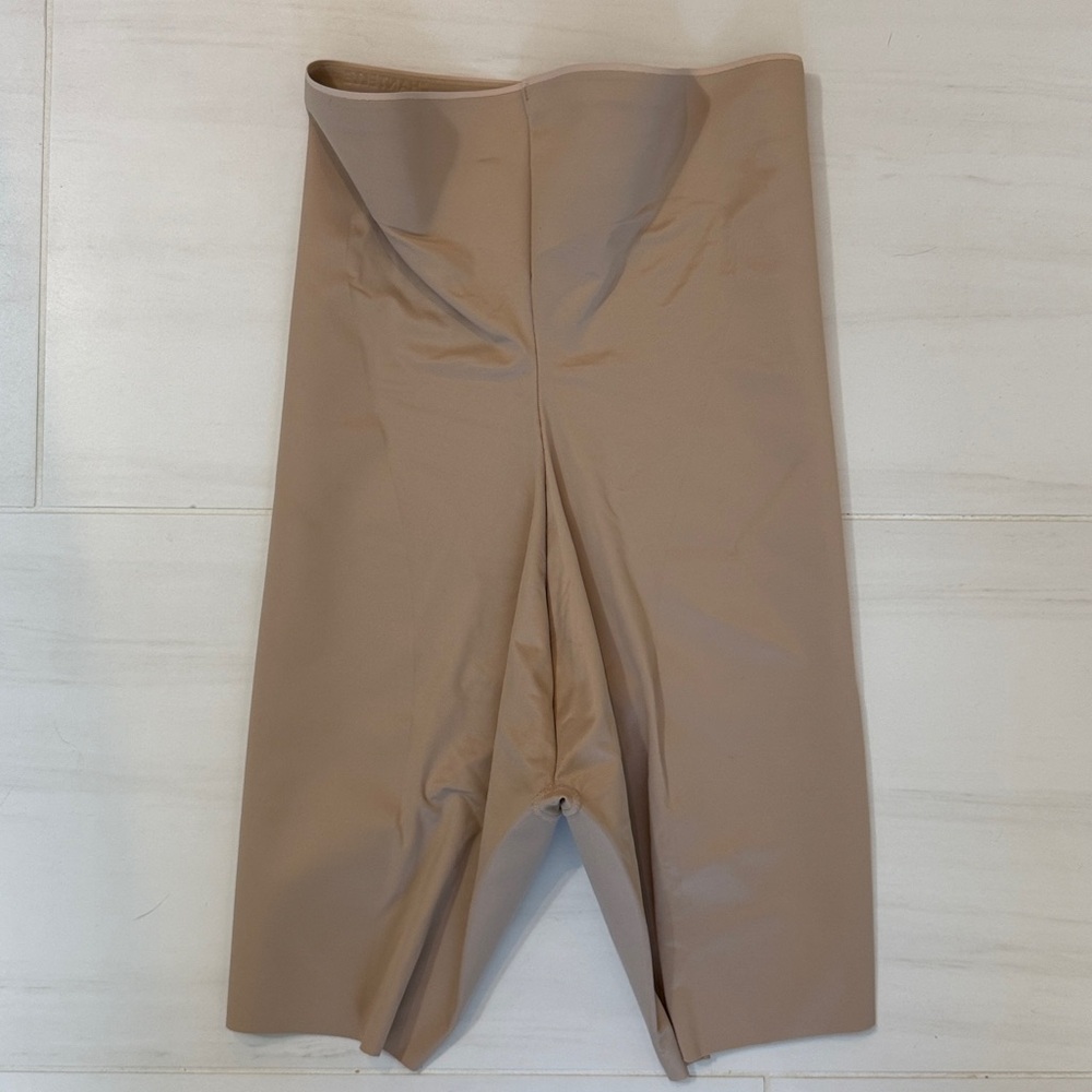 Chantelle Basic Shaping High-Waisted Long Leg Sha… - image 4